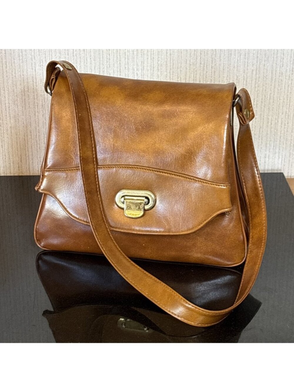 Vintage Purse Vinyl Handbag Caramel Brown Faux Leather Mod 60s 70s